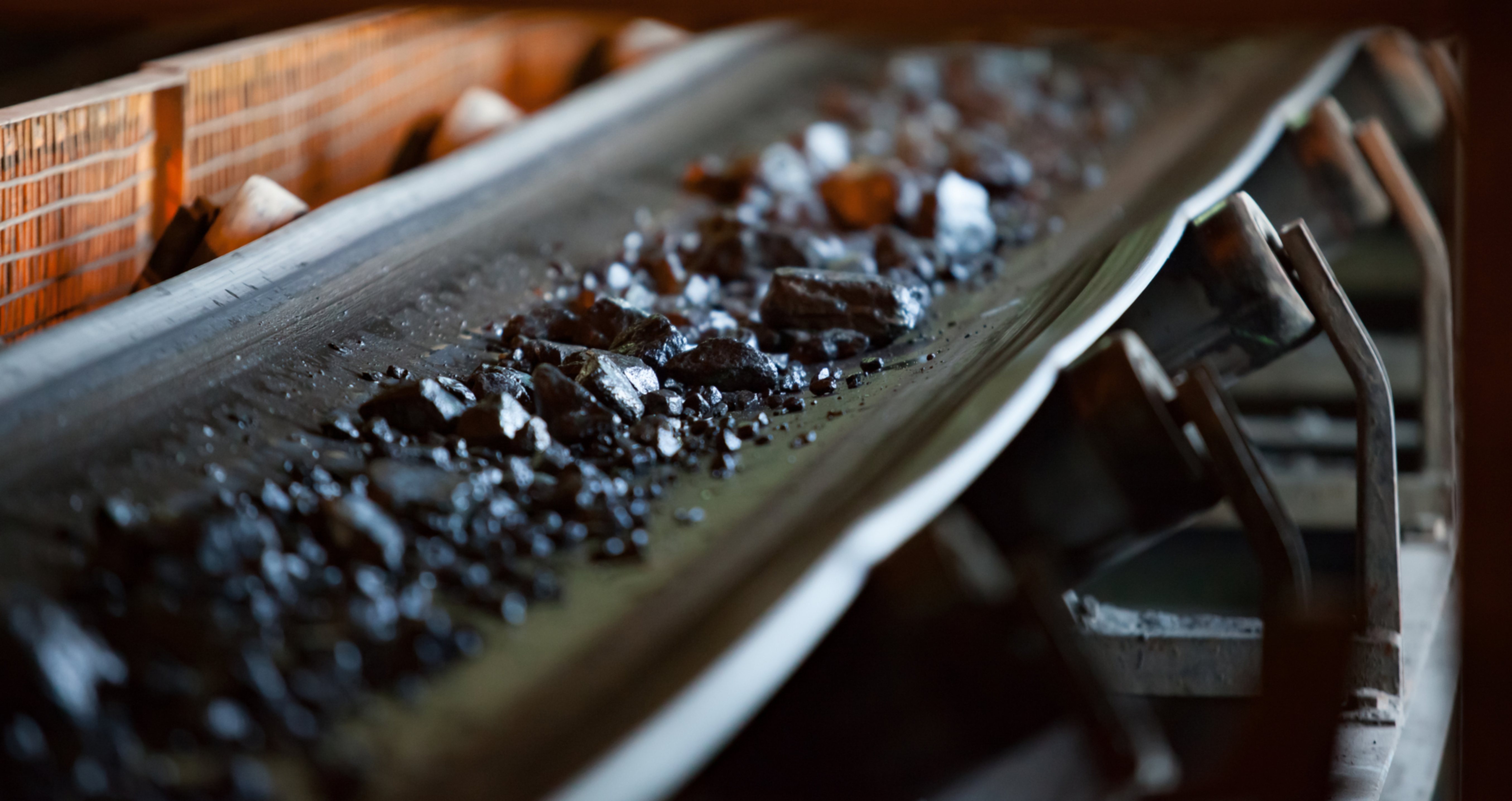 Ore conveyor belt mineral