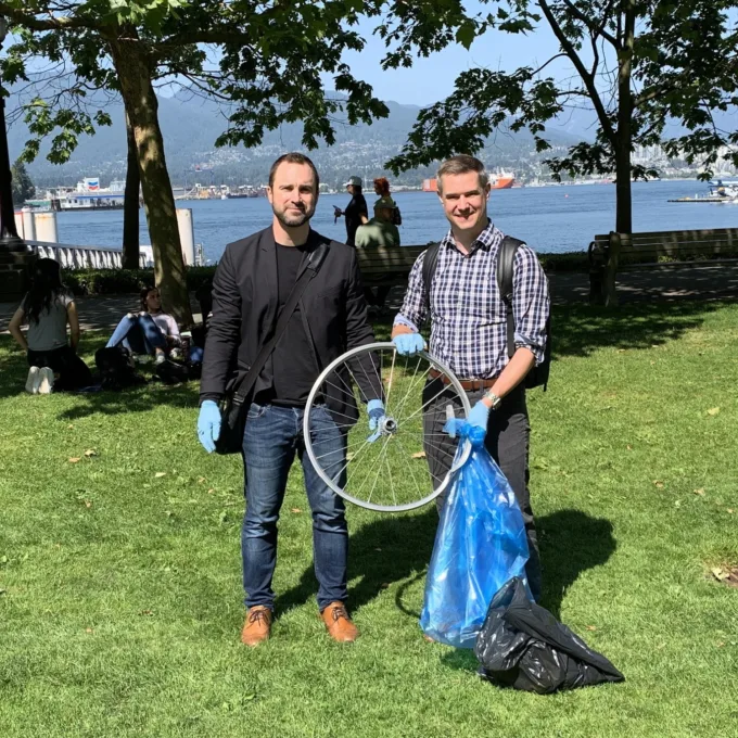 Social engagement - Shoreline cleanup in Vancouver (BC), 2019