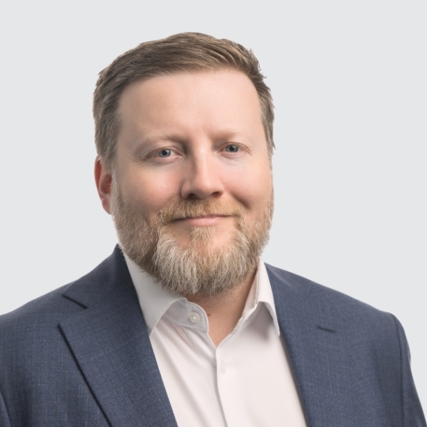 Pr employee men brad hansen retouch web SQ LR BBA