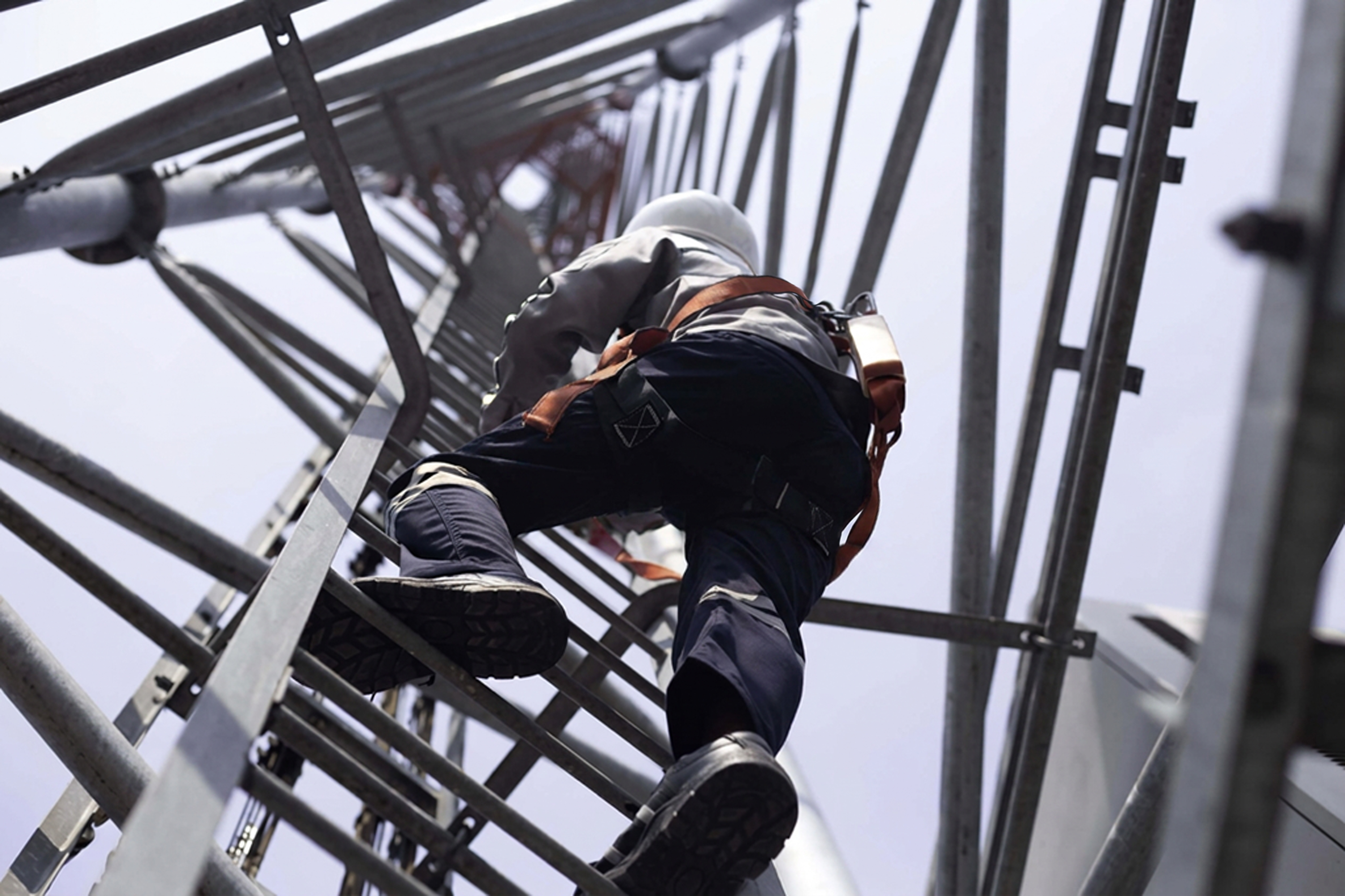 Other tower structure employee climbing hz lr adobe Retouche